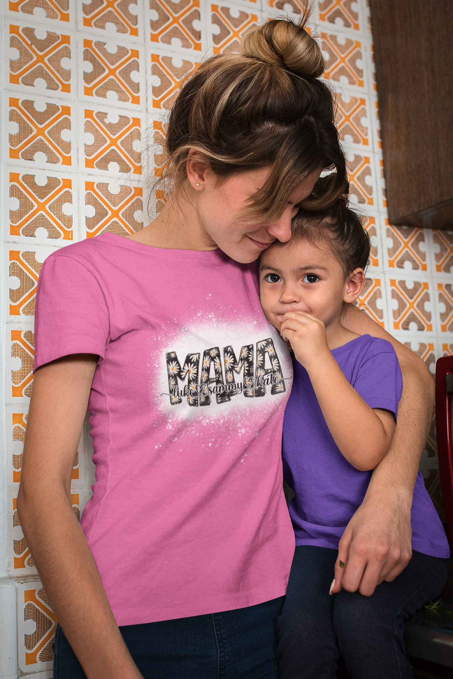 Personalized Mama T-Shirt "Daisy Mama"